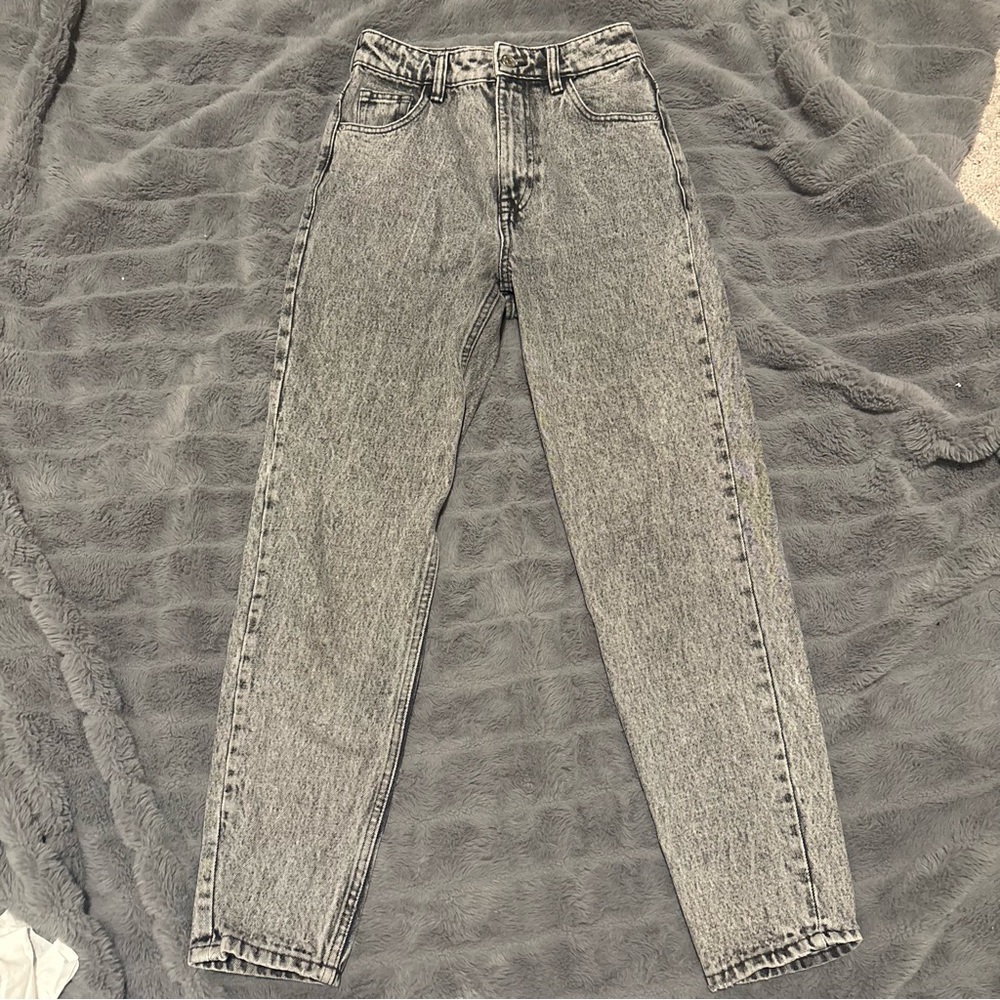 Zara High-Waisted Acid Wash Mom Jeans - Gray